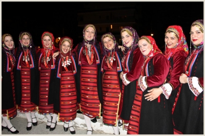 Παράσταση στα Σούρμενα