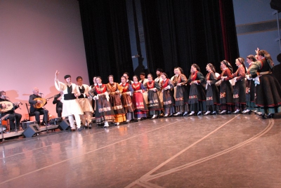 Εν Χορώ και Οργάνοις